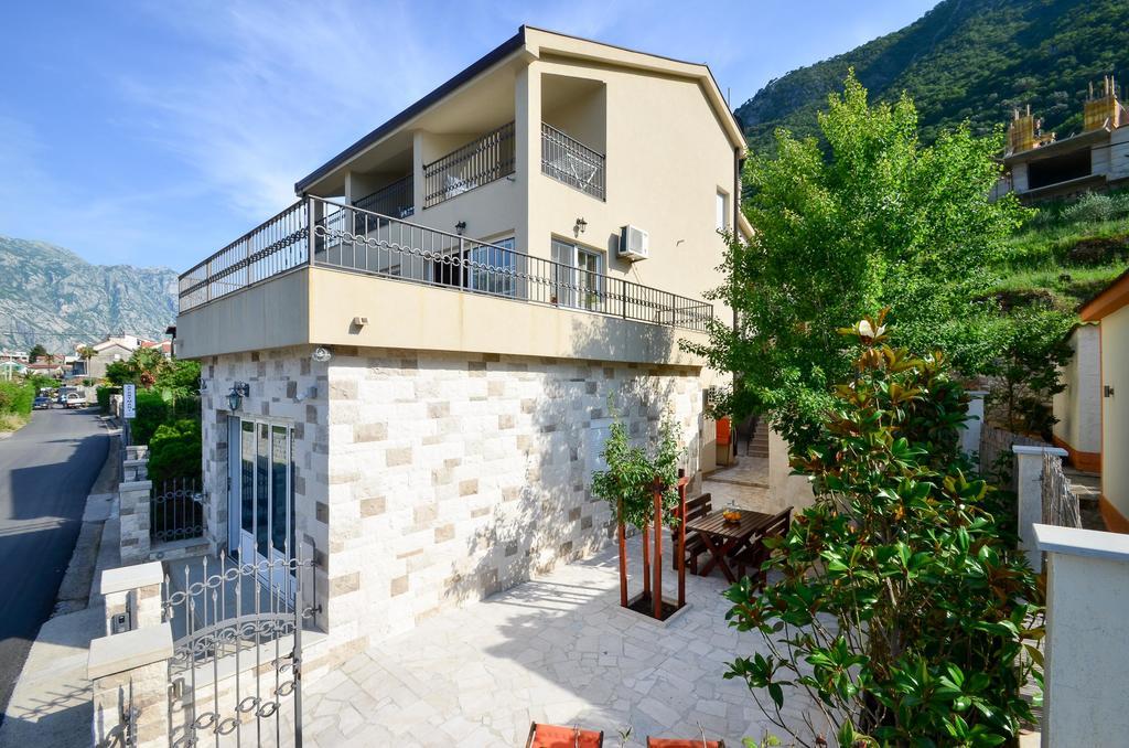 Apartments Cosovic Cattaro Esterno foto
